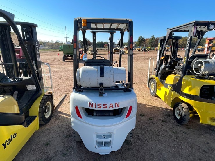 #1885-•-unicarrier-40-lp-forklift-image-4