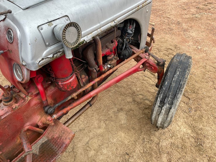 #1856-•-ford-tractor-image-37