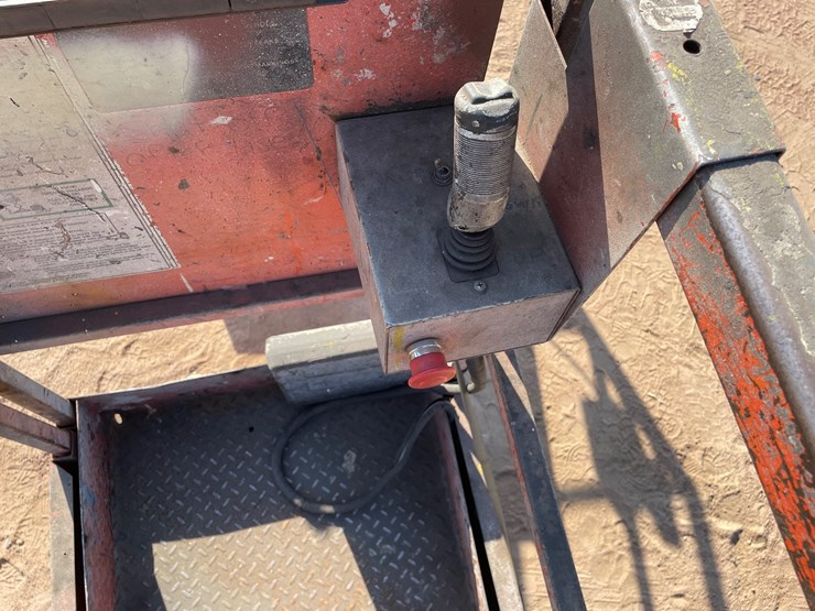 #1909-•-snorkel-s1930-scissor-lift-image-17