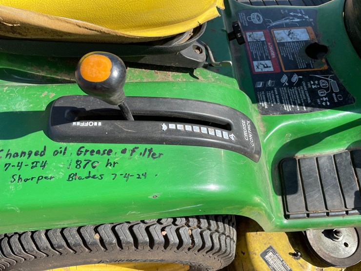 #1010-•-john-deere-gt245-riding-lawn-mower-image-30