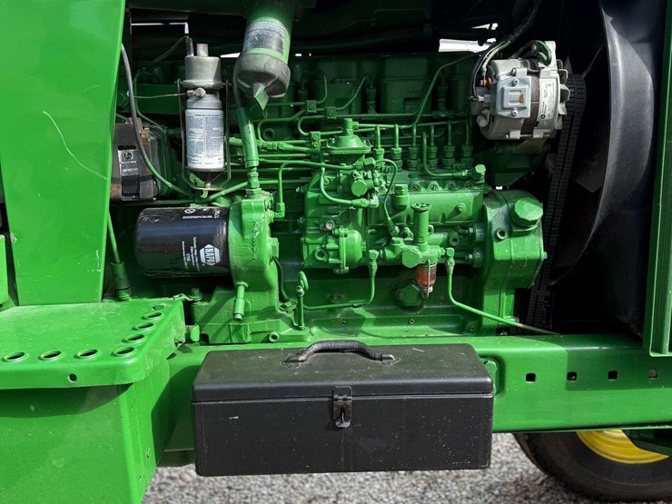 1980-john-deere-4440-tractor,-7,995-hours,-540-and-small-1000pto,-front-fuel-tank,-full-rack-front-weights,-hammer-strap,-side-step,-quad-range,-18.4x38,-quick-hitch,-2-remotes,-s/n--4440w037072-image-7
