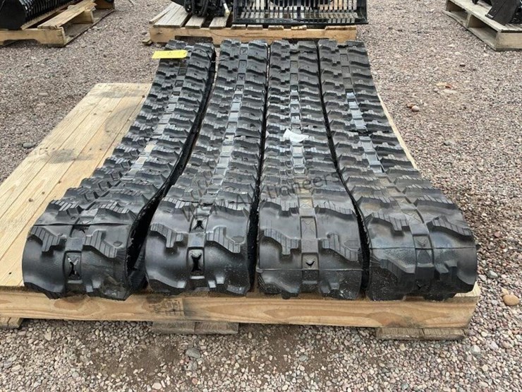 (2)-sets-of-tracks-for-mini-excavator-image-3