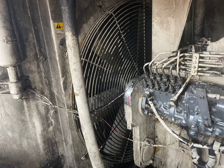 #1853-•-leroi-750-cfm-air-compressor-image-32