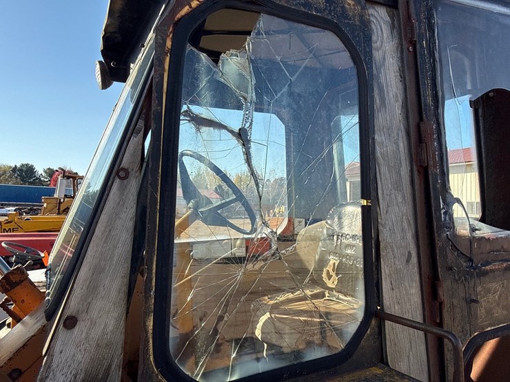 #6930-•-continental-diversified-sales-cds-706d-rough-terrain-forklift-image-28