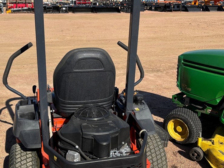 #1926-•-kubota-z122r-zero-turn-lawn-mower-image-5