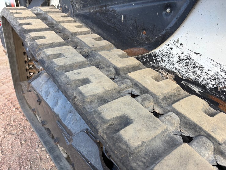 #1073-•-2021-bobcat-r-series-t66-tracked-skid-steer-image-8