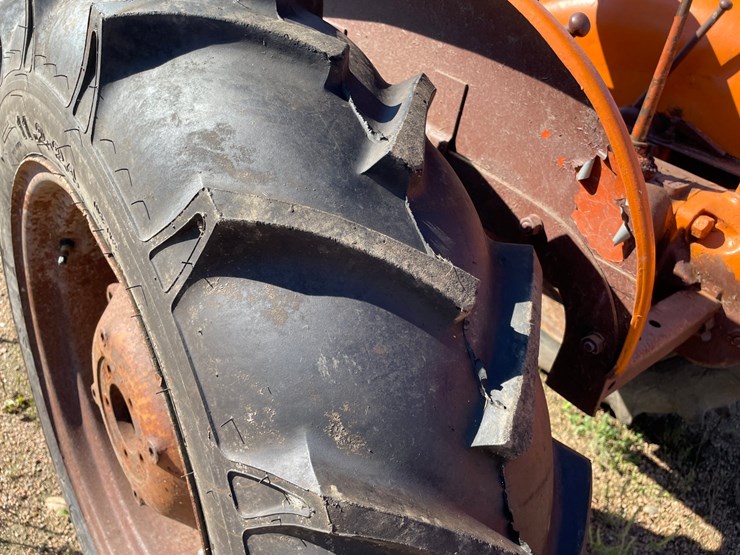 #1950-•-allis-chalmers-b-wide-tractor-image-47