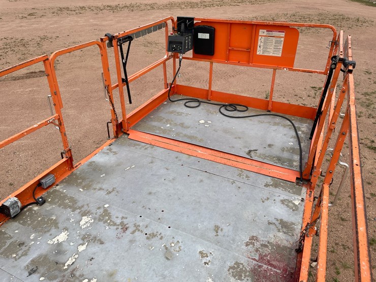 #1859-•-2015-jlg-4394rt-4x4-scissor-lift-image-43