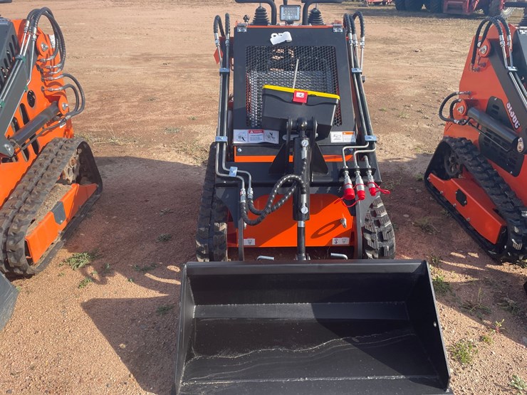 #3210-•-2026-skid-steer-loader-image-2