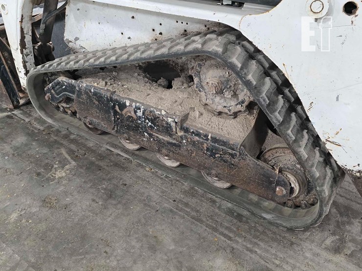 2013-bobcat-t110-image-25