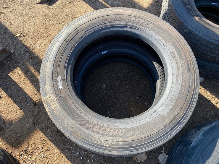 #6969-•-(2)-roadmaster-rm170+-225/70r19.5-commercial-truck-tires-image-2