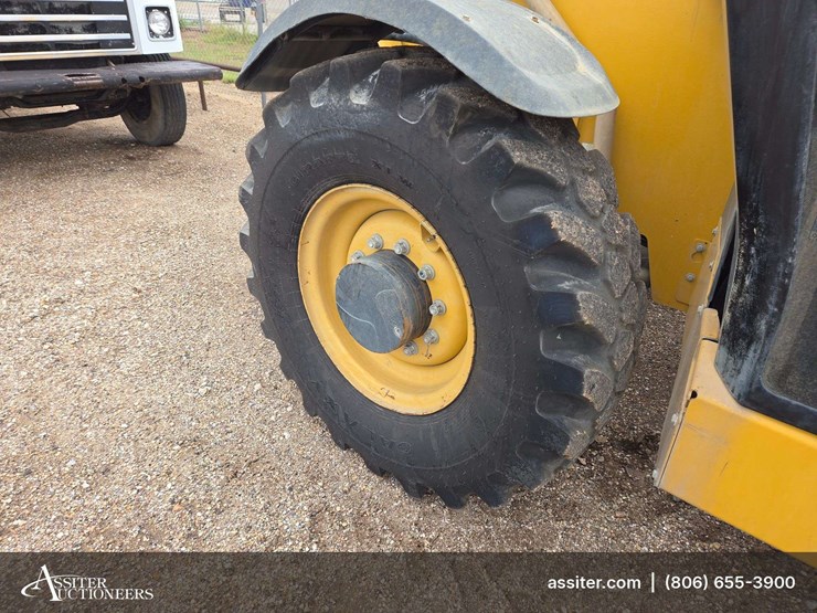 caterpillar-th514d-image-28