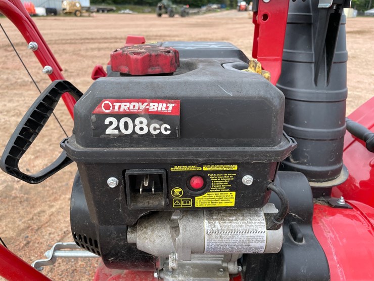 #1005-•-troy-bilt-snow-blower-image-12