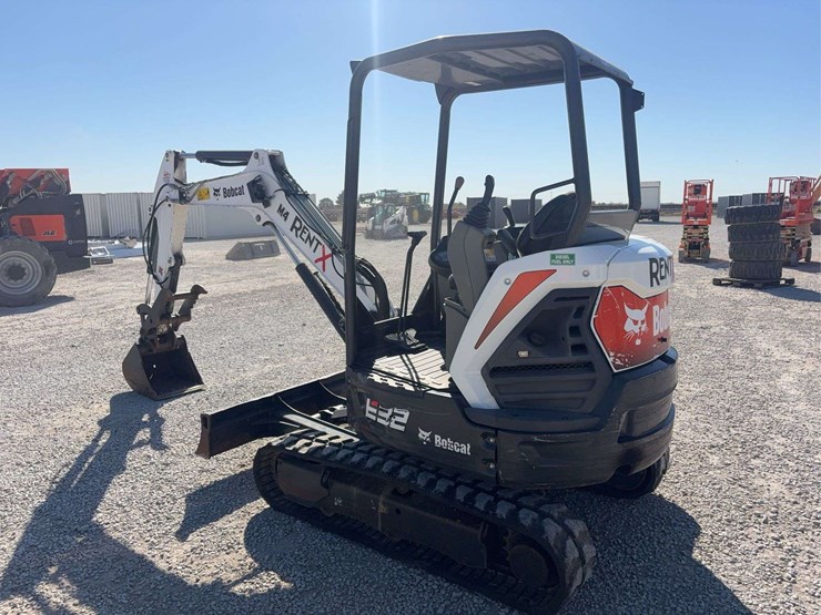 2021-bobcat-e32-tracked-mini-excavator,-2,213-hours-,-diesel,-with-hyd-thumb,-comes-with-20”-smooth-bucket,-s/n--b3y115533-image-11