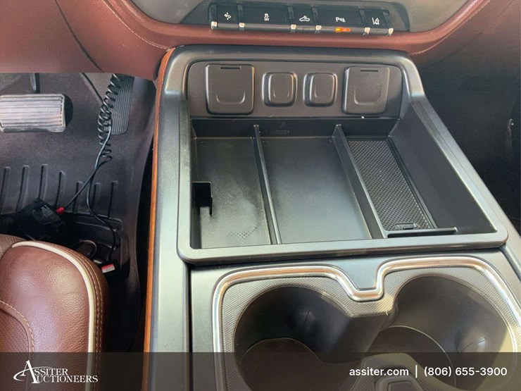 2015-chevrolet-silverado-1500-high-country-image-37