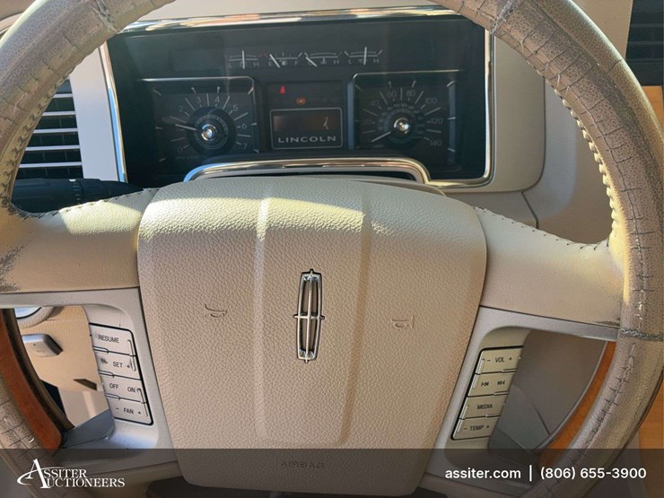2008-lincoln-navigator-l-image-32
