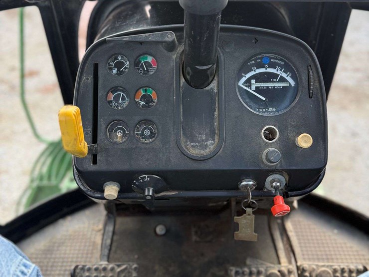 1980-john-deere-4440-tractor,-7,995-hours,-540-and-small-1000pto,-front-fuel-tank,-full-rack-front-weights,-hammer-strap,-side-step,-quad-range,-18.4x38,-quick-hitch,-2-remotes,-s/n--4440w037072-image-26