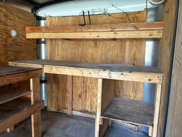 #6918-•-2008-homesteader-enclosed-tandem-axle-cargo-trailer-(wi-title-in-delay)-image-14