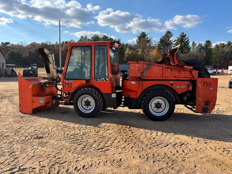 #1018-•-holder-c9.88h-articulated-tractor-with-snow-blower-image-16