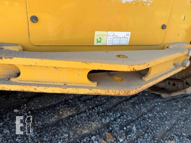 2020-caterpillar-d1-image-25