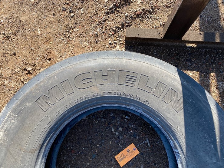 #6970-•-(1)-michelin-xza2-energy-315/80r22.5-commercial-tire-image-6