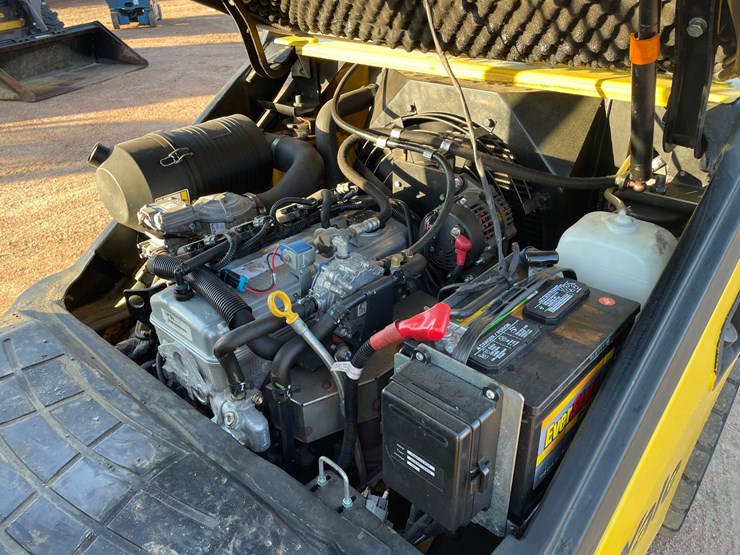 #1882-•-2022-yale-40ux-glp040ux-lp-forklift-image-16