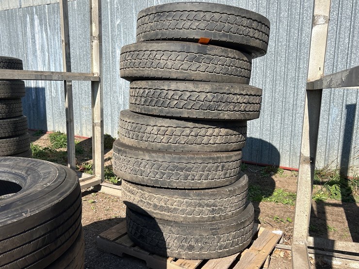 #6958-•-(7)-commercial-truck-tires-image-1