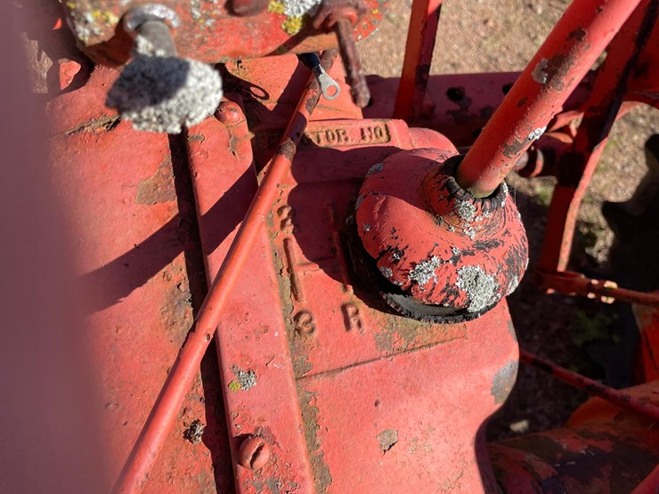 #1951-•-allis-chalmers-b-wide-tractor-image-19