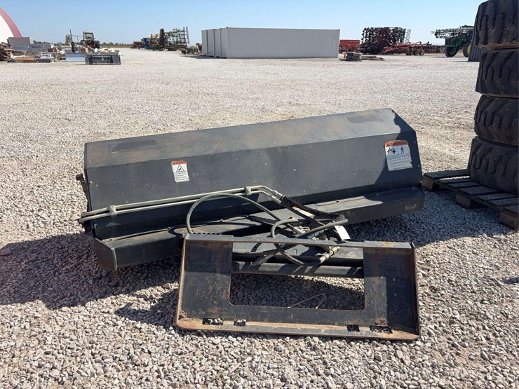 2021-quick-attach-skid-steer-broom-model-901056,-84”-wide,-s/n--1129053-image-5