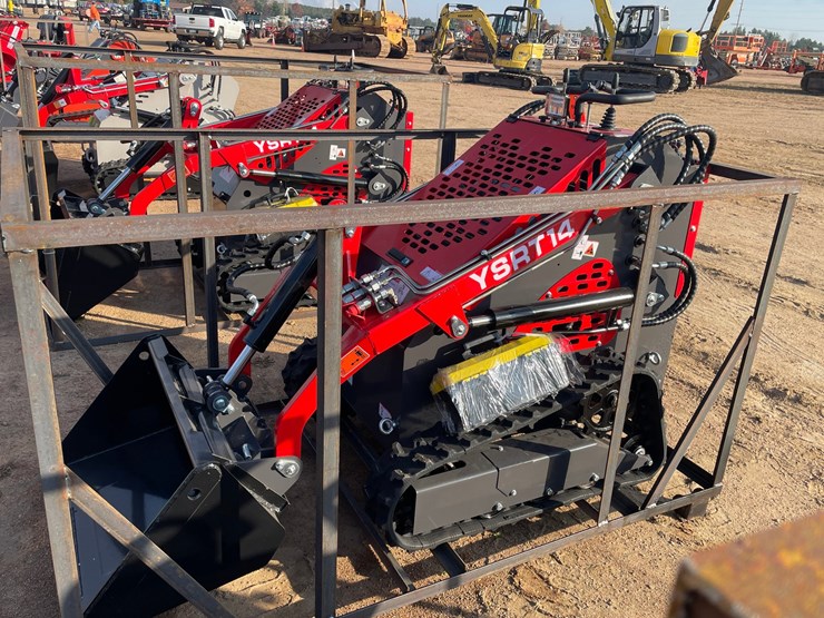 #3240-•-agt-ysrt14-skid-steer-loader-image-7