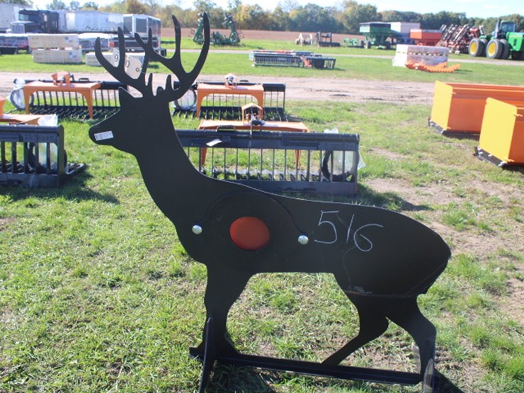 #516-•-3/8-in-ar500-steel-deer-shooting-target-with-heart-flapper-image-1