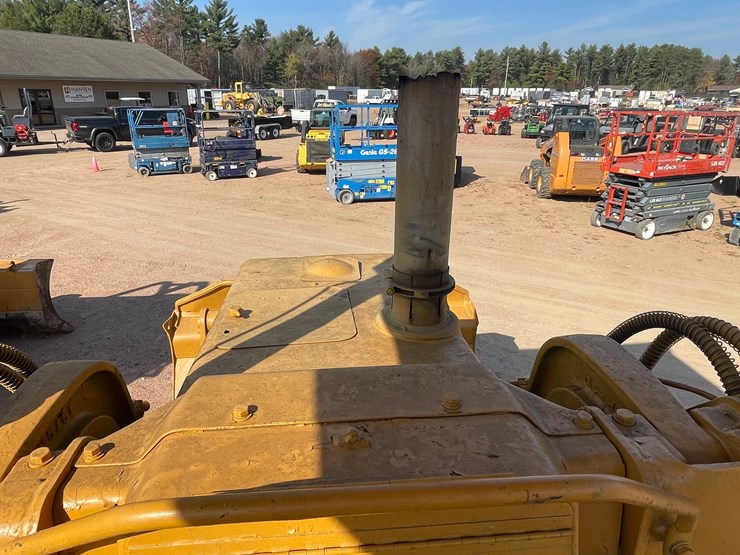 #1910-•-komatsu-d575-1-track-loader-image-23