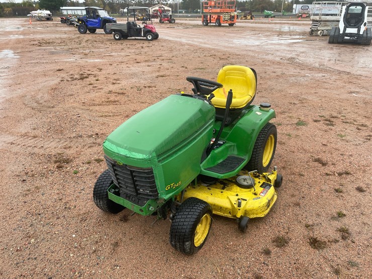 #1010-•-john-deere-gt245-riding-lawn-mower-image-37