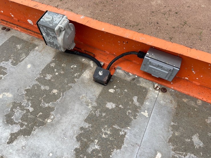 #1859-•-2015-jlg-4394rt-4x4-scissor-lift-image-44