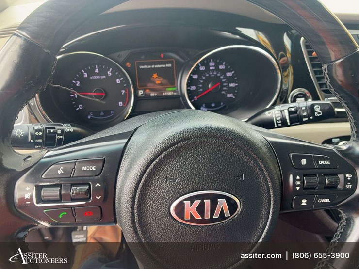 2017-kia-sedona-image-25