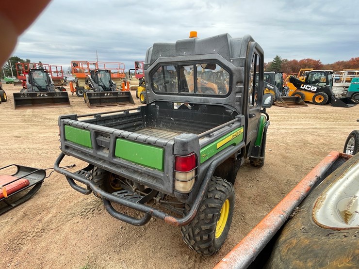 #1057-•-john-deere-diesel-4-x-4-gator-image-5
