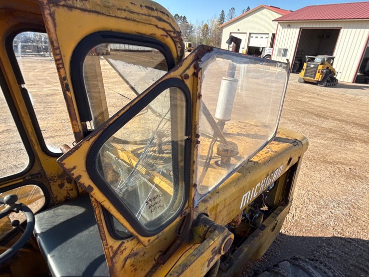 #6923-•-clark-michigan-model-85a-wheel-loader-image-16