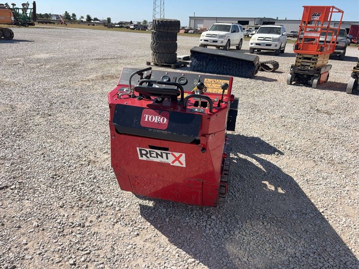 2023-toro-tx427-tracked-dingo-model-22321,-570-hours,-gas-engine,-comes-with-36”-smooth-bucket,-s/n--415182435-image-4
