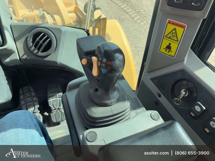 2012-caterpillar-950k-image-12