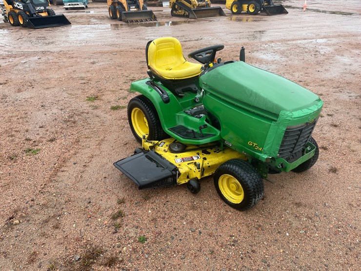 #1010-•-john-deere-gt245-riding-lawn-mower-image-47