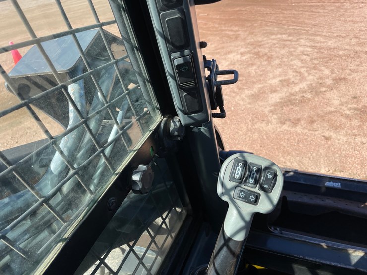 #1959-•-2015-new-holland-l230-skid-steer-image-21