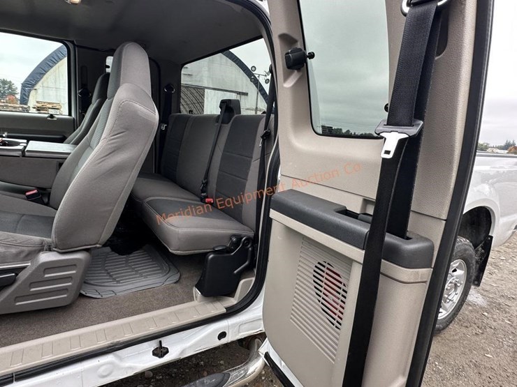 2010-ford-f-250-super-duty-4x4-pickup-image-37