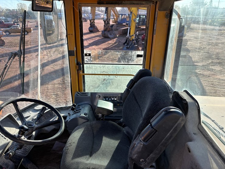 #1884-•-1998-volvo-l120c-wheel-loader-image-33
