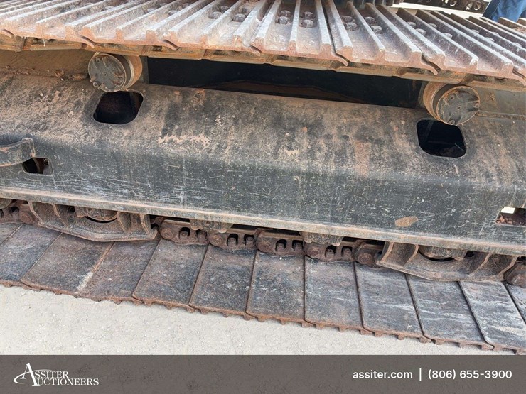 2017-caterpillar-323-image-12