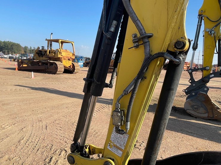 #1900-•-yanmar-vio-35-mini-backhoe-image-50