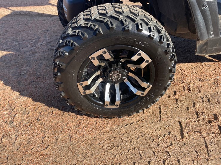#1860-•-2015-yamaha-ydrex5-electric-golf-cart-image-17