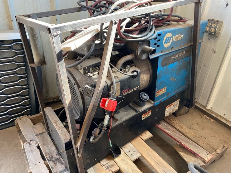 #6986-•-miller-bobcat-225g-welder-generator-with-onan-performer-16-xsl-engine-image-3