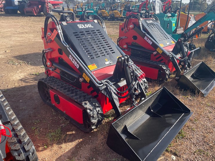 #3212-•-2026-skid-steer-loader-image-3
