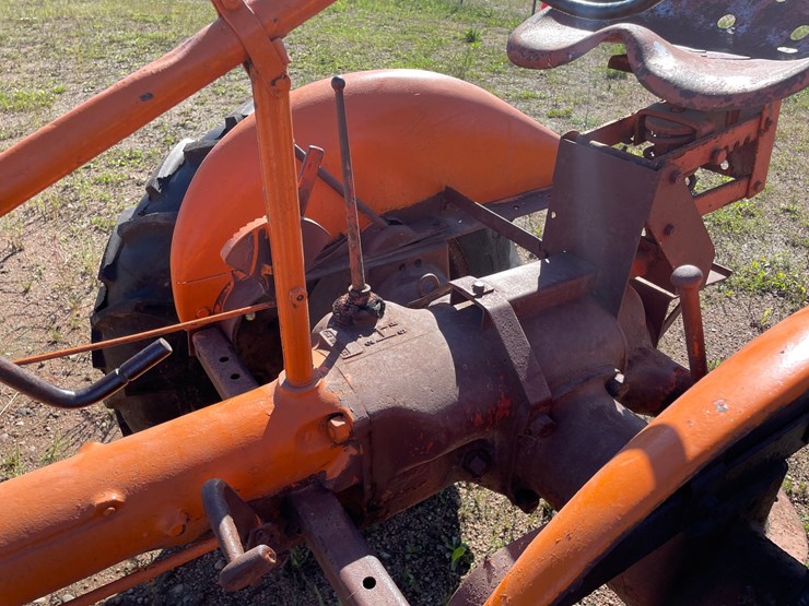#1950-•-allis-chalmers-b-wide-tractor-image-21