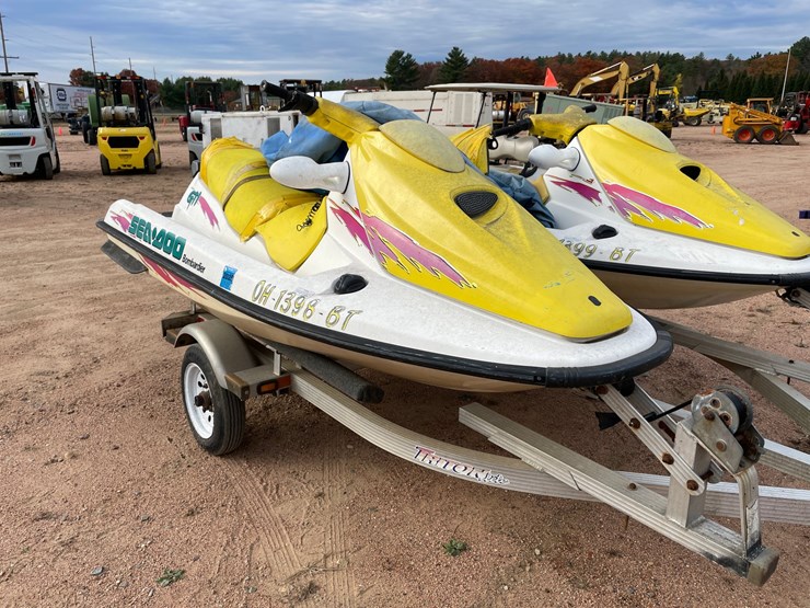 #1028-•-(2)-bombardier-sea-doo-jet-ski-with-triton-trailer-(no-registration-card)-image-35